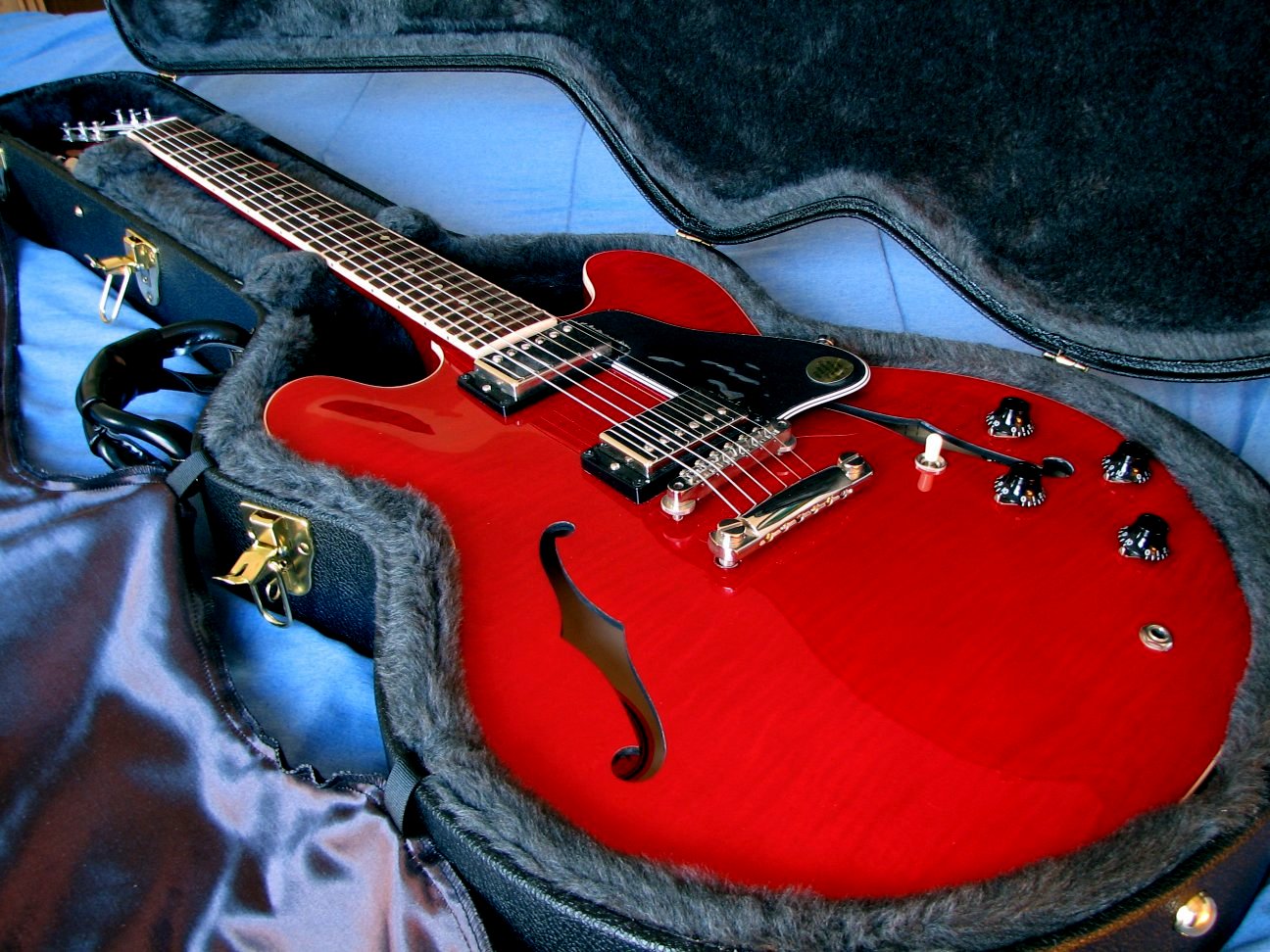 The Musician's Room: Review of Gibson Memphis ES-335 DOT Reissue